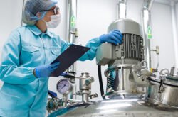 Elaboració de productes farmacèutics i afins